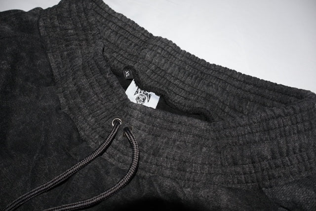 3/4 ACID WASHED SHORTS